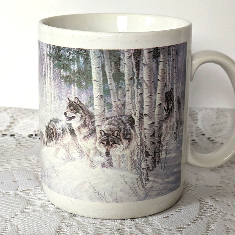 Vintage Wolf Coffee Mug Leanin' Tree Art by Larry Fanning 1989 Wilderness Wolves